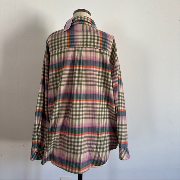 NWT Wild Fable plaid Button-Up Shirt - size M - Picture 3 of 4